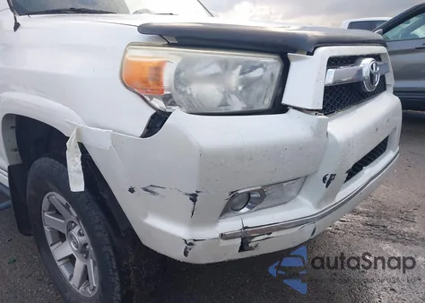 2011 Toyota 4Runner Sr5 V6 z USA, uszkodzony, nr VIN JTEZU5JR6B5022642